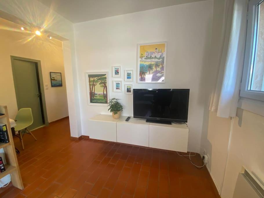 Simone, Appartement Maison, Quartier Calme, Grande Terrasse, Spa, Barbecue, 2 Chambres Frejus Exterior photo