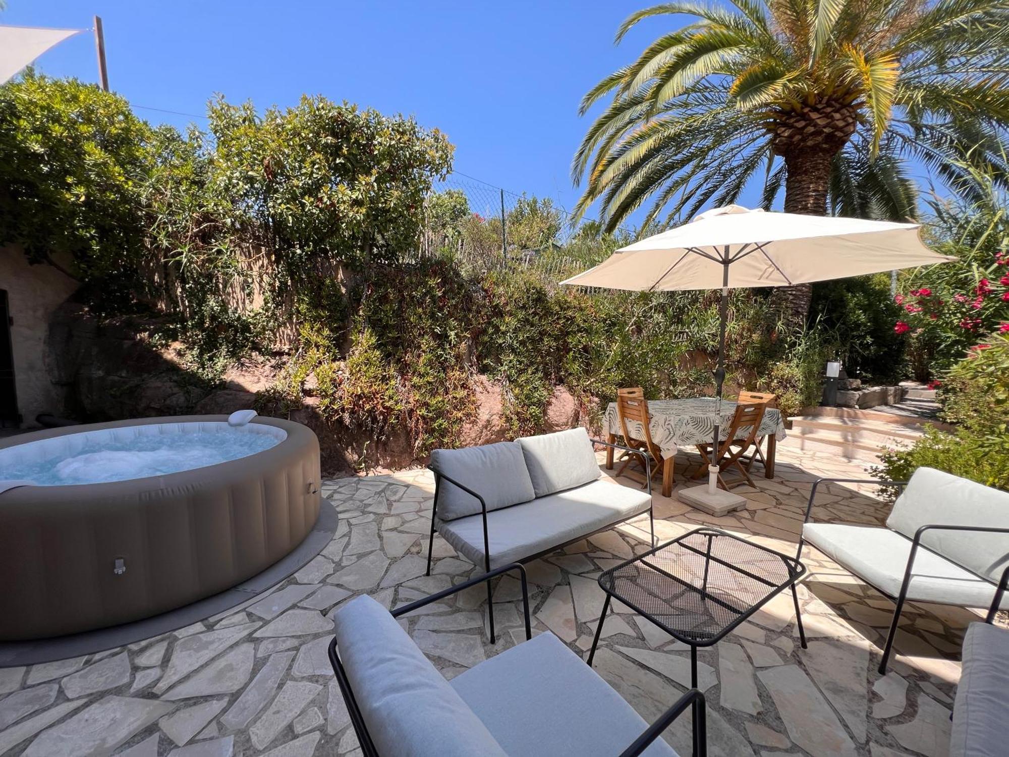 Simone, Appartement Maison, Quartier Calme, Grande Terrasse, Spa, Barbecue, 2 Chambres Frejus Exterior photo